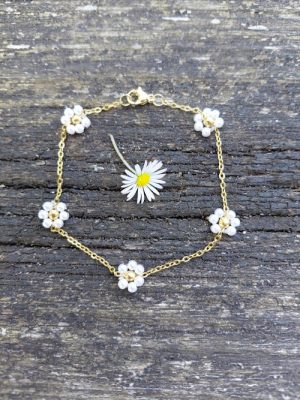 Dancing Daisy Necklace
